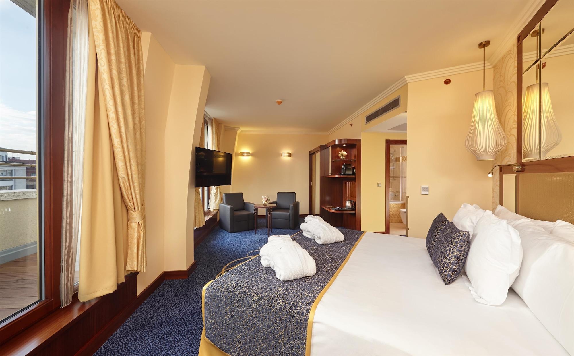 Hotel Occidental Praha Wilson Esterno foto Suite