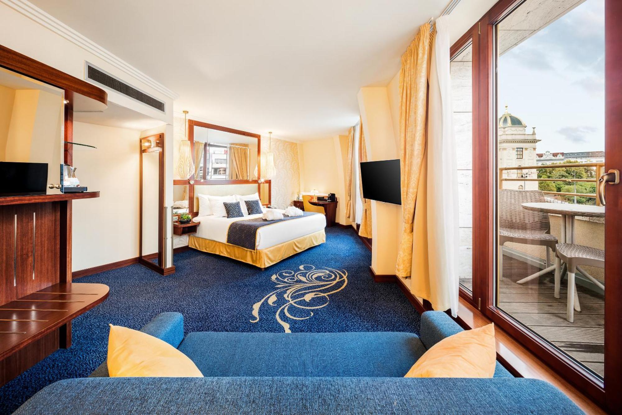 Hotel Occidental Praha Wilson Esterno foto Suite