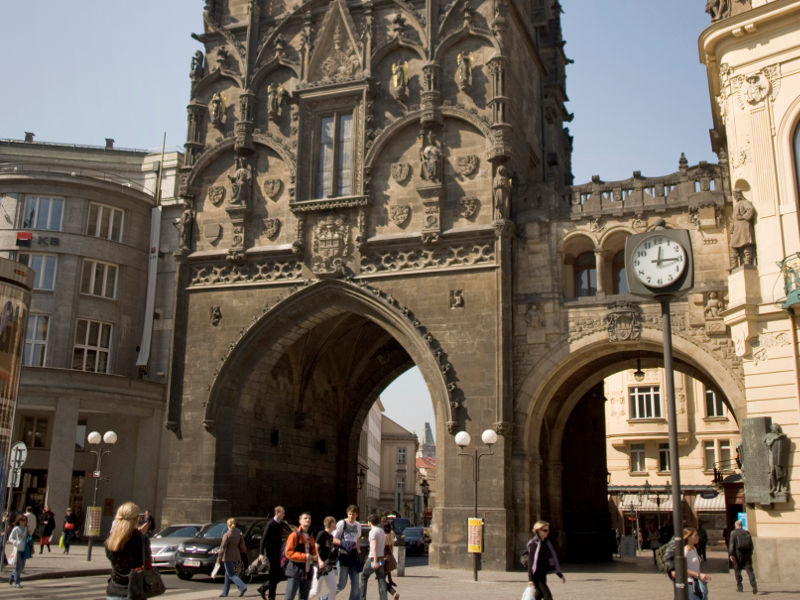 Hotel Occidental Praha Wilson Esterno foto The gate