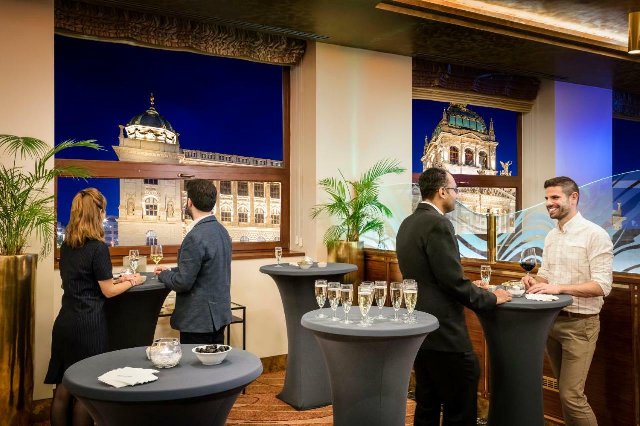 Hotel Occidental Praha Wilson Esterno foto Cocktail hour at the Vienna Stock Exchange