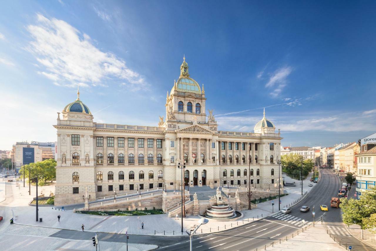 Hotel Occidental Praha Wilson Esterno foto National Museum