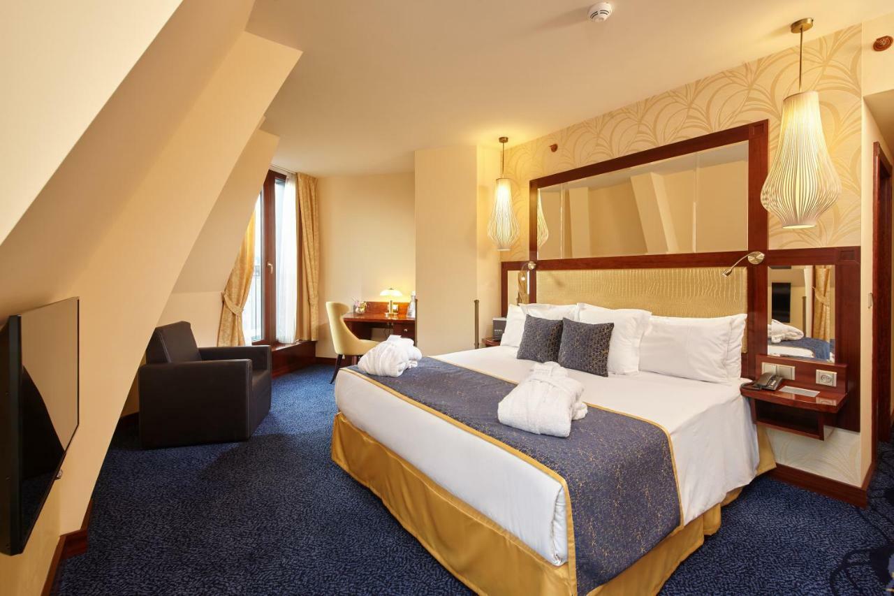 Hotel Occidental Praha Wilson Esterno foto