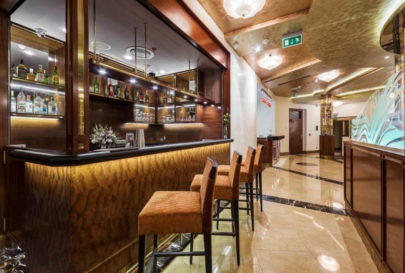 Hotel Occidental Praha Wilson Esterno foto The bar at the lounge