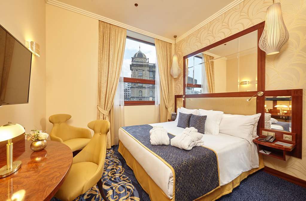 Hotel Occidental Praha Wilson Camera foto A room at the hotel